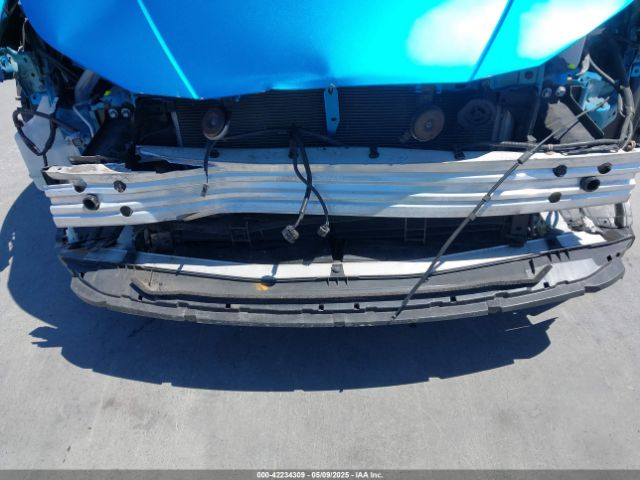 JTDKAMFU1N3164838 Toyota Prius Le