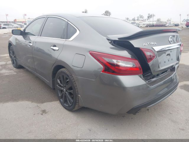 2017 NISSAN ALTIMA 1N4AL3AP3HC230446 Photo 2