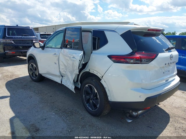 5N1BT3BA5SC828212 Nissan Rogue Sv Fwd