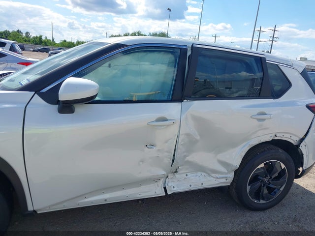 5N1BT3BA5SC828212 Nissan Rogue Sv Fwd