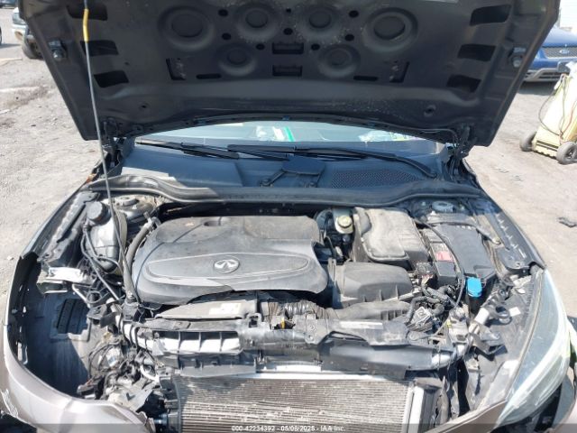 SJKCH5CR0JA051889 Infiniti Qx30 Premium