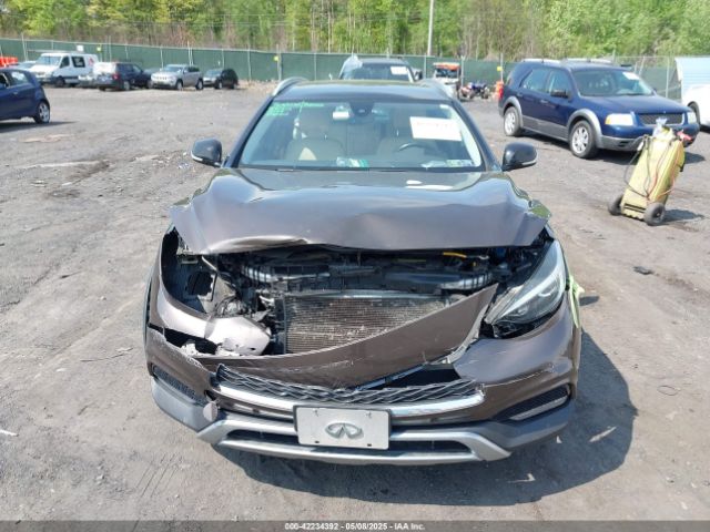 SJKCH5CR0JA051889 Infiniti Qx30 Premium