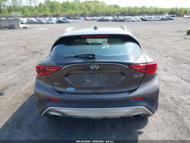 SJKCH5CR0JA051889 Infiniti Qx30 Premium