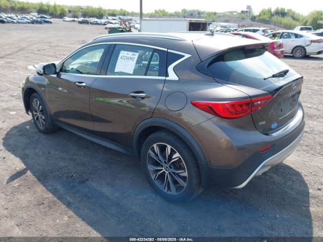 SJKCH5CR0JA051889 Infiniti Qx30 Premium