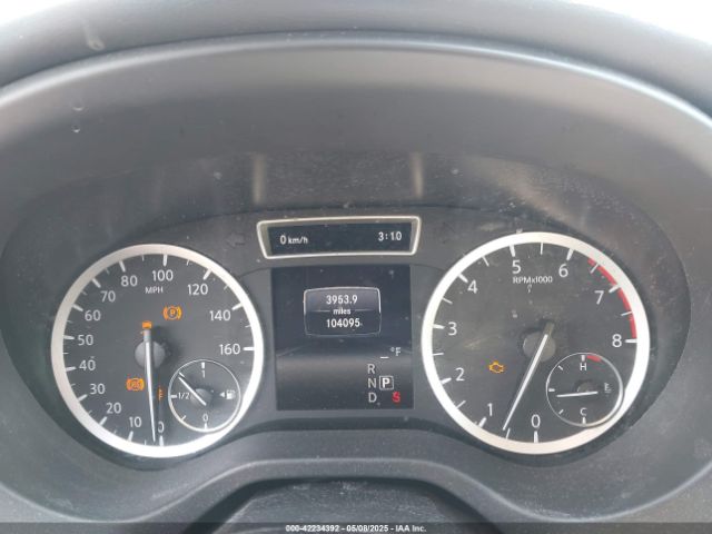 SJKCH5CR0JA051889 Infiniti Qx30 Premium