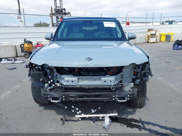 Rivian R1s Adventure 2023 7PDSGABA5PN026812 Image 13