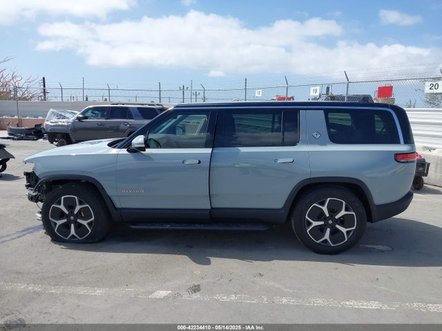 Rivian R1s Adventure 2023 7PDSGABA5PN026812 Image 15