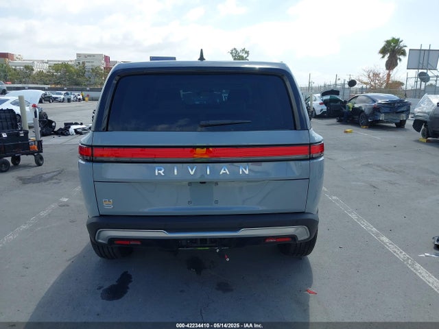 Rivian R1s Adventure 2023 7PDSGABA5PN026812 Image 17