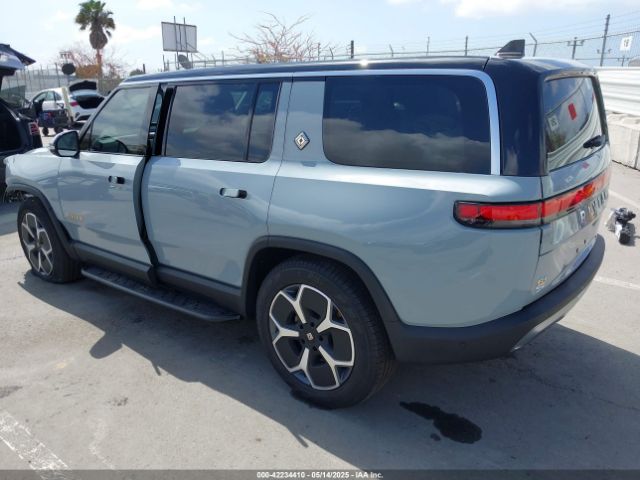 2023 RIVIAN R1S 7PDSGABA5PN026812 Photo 2