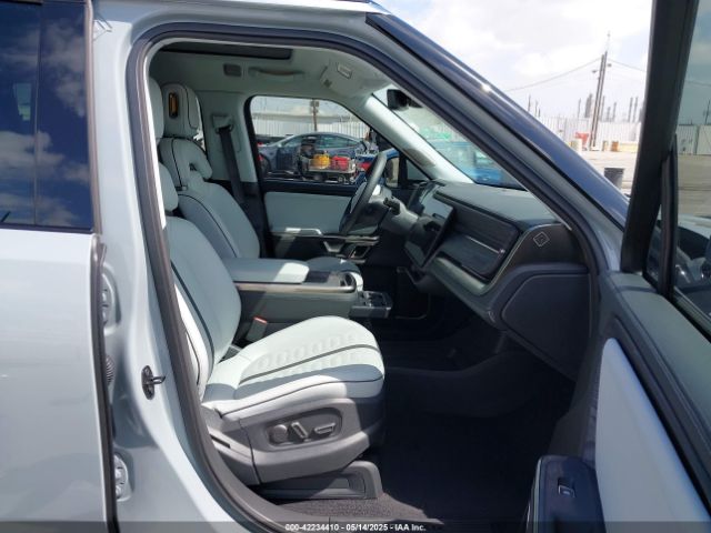 2023 RIVIAN R1S 7PDSGABA5PN026812 Photo 4
