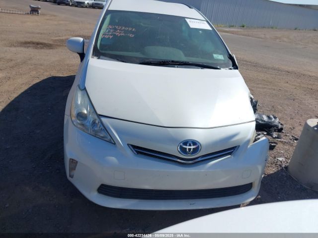 JTDZN3EU1E3334484 Toyota Prius V Three