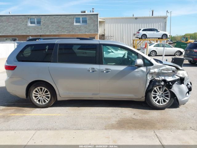 5TDYZ3DC2HS832530 Toyota Sienna Xle 8 Passenger