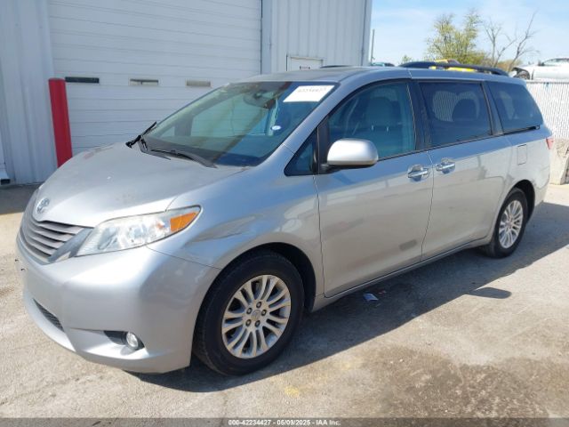 5TDYZ3DC2HS832530 Toyota Sienna Xle 8 Passenger