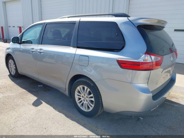 5TDYZ3DC2HS832530 Toyota Sienna Xle 8 Passenger