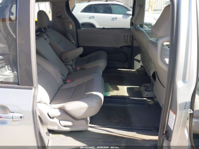 5TDYZ3DC2HS832530 Toyota Sienna Xle 8 Passenger