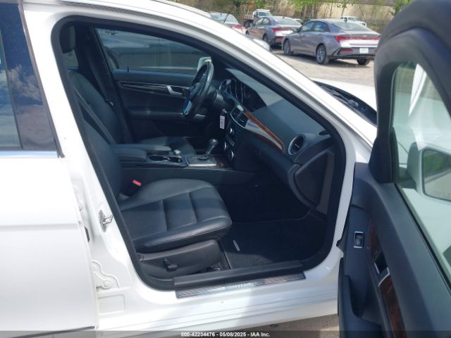 WDDGF8AB5EA948820 Mercedes-Benz C 300 Luxury 4matic/sport 4matic