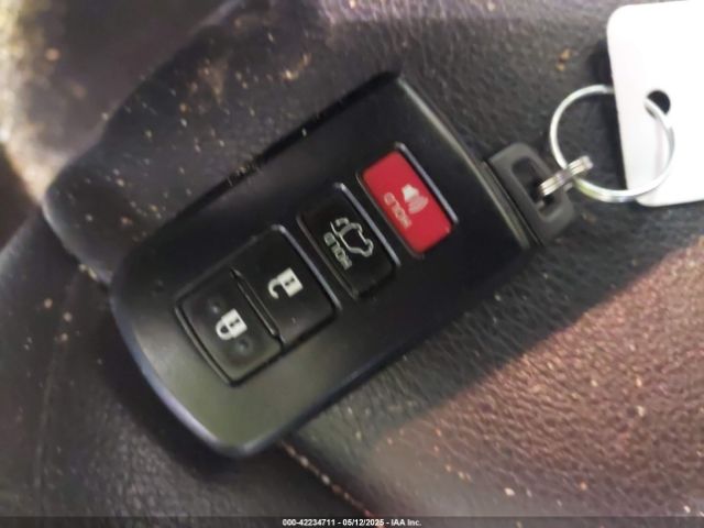 JTMJFREVXGD184622 Toyota RAV4 SE