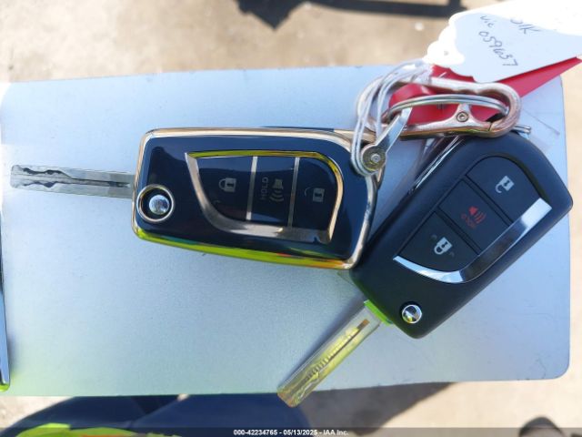 JTNKHMBX5K1059637 Toyota C-HR LE