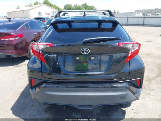 JTNKHMBX5K1059637 Toyota C-HR LE