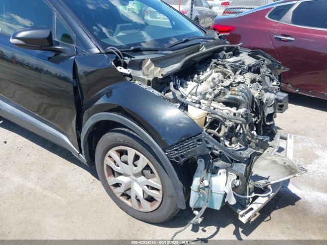 JTNKHMBX5K1059637 Toyota C-HR LE