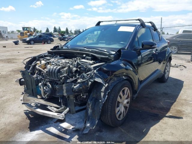 JTNKHMBX5K1059637 Toyota C-HR LE