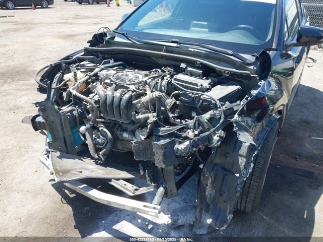 JTNKHMBX5K1059637 Toyota C-HR LE