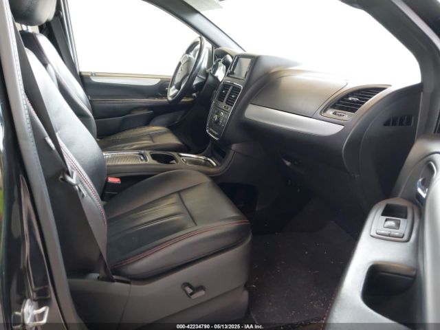 2C4RDGEG5JR281326 Dodge Grand Caravan Gt