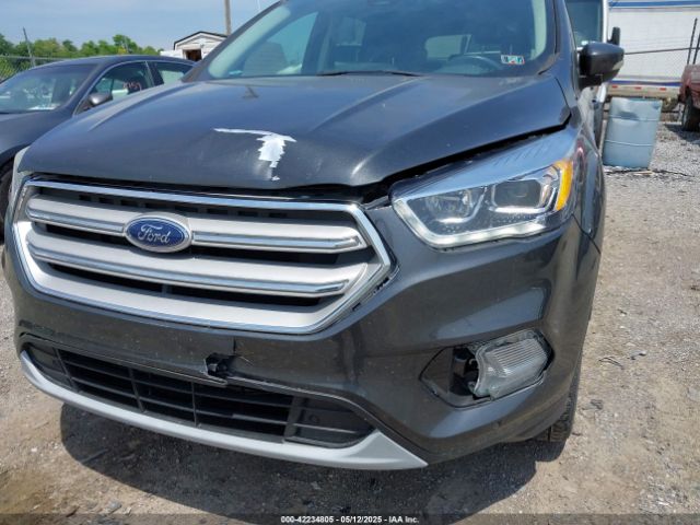 1FMCU9J92HUE51059 Ford Escape Titanium