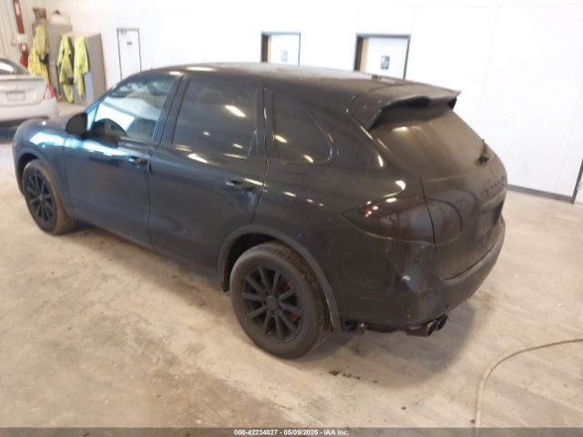 2011 PORSCHE CAYENNE WP1AB2A24BLA46442 Photo 2