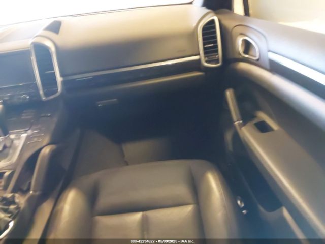2011 PORSCHE CAYENNE WP1AB2A24BLA46442 Photo 4