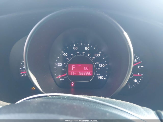KNDJN2A24E7100067 KIA Soul