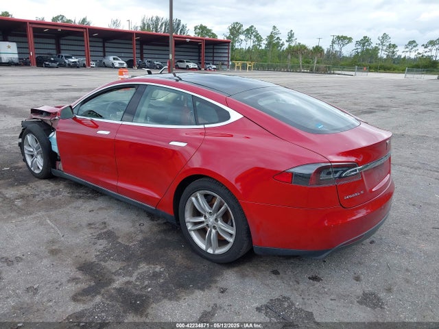 2014 TESLA MODEL S 5YJSA1H19EFP50546 Photo 2
