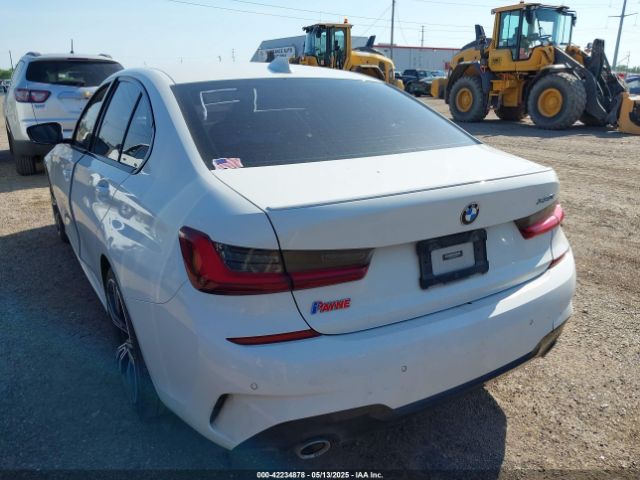2022 BMW 330I 3MW5R1J06N8C42821 Photo 2