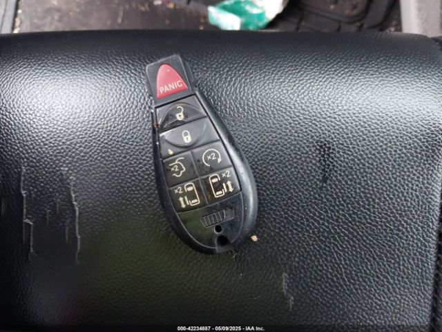 2C4RDGCG1JR325423 Dodge Grand Caravan Sxt