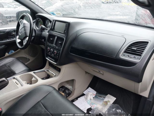 2C4RDGCG1JR325423 Dodge Grand Caravan Sxt