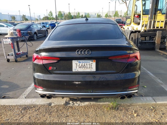WAUB4CF59JA116517 Audi S5