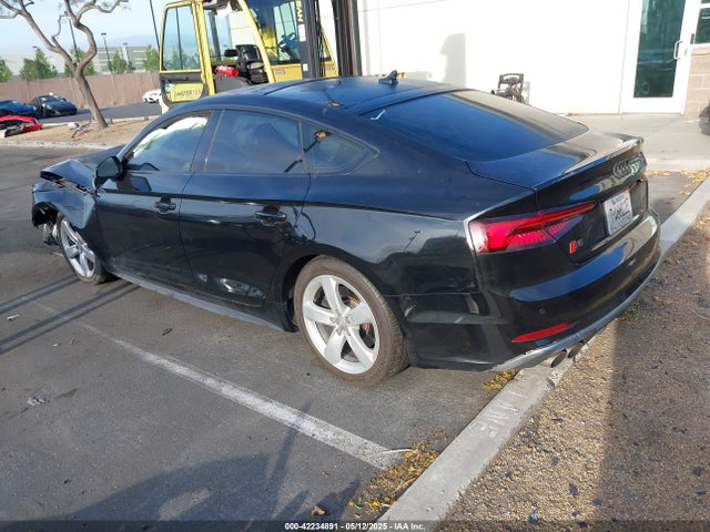WAUB4CF59JA116517 Audi S5