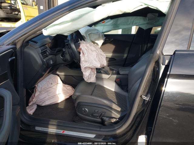 WAUB4CF59JA116517 Audi S5