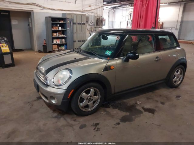2008 MINI COOPER WMWMF33508TU67872 Photo 1