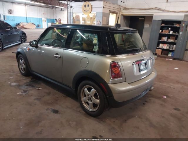 2008 MINI COOPER WMWMF33508TU67872 Photo 2