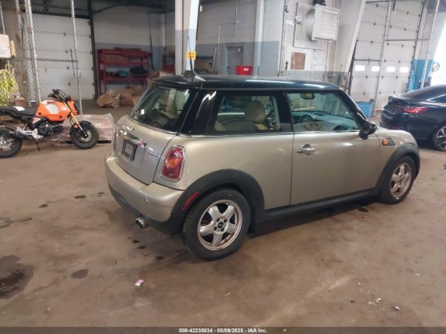 2008 MINI COOPER WMWMF33508TU67872 Photo 3