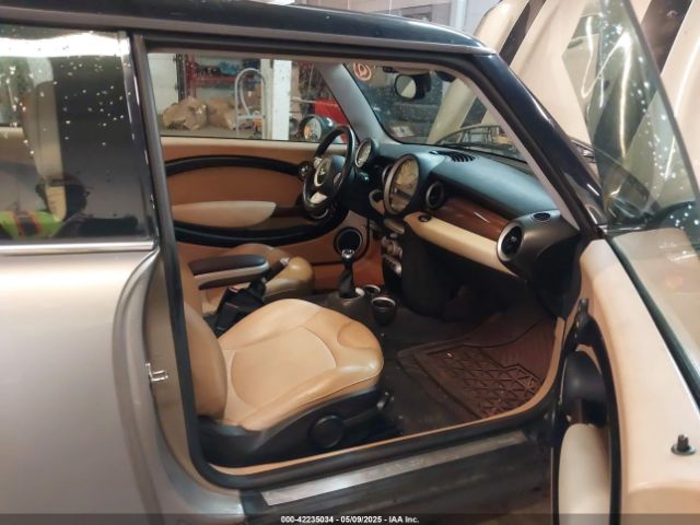 2008 MINI COOPER WMWMF33508TU67872 Photo 4