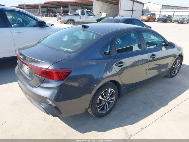 3KPF24ADXRE753925 KIA Forte Lxs