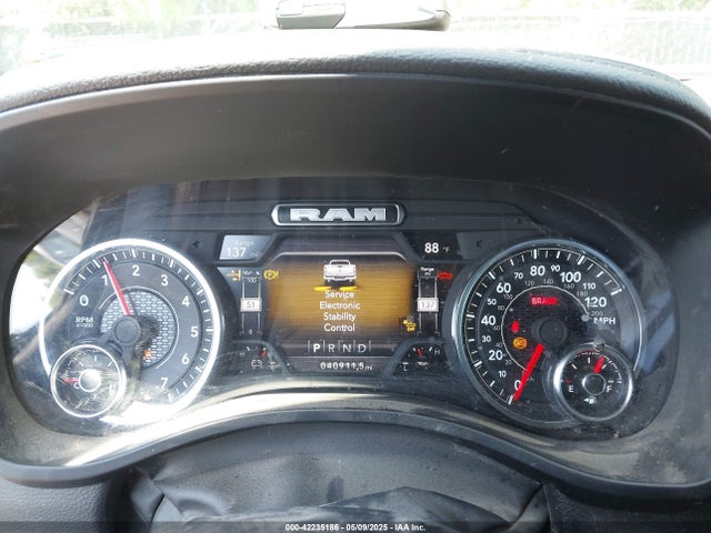 1C6RREJT0RN218708 RAM 1500 Laramie  4x2 5'7 Box
