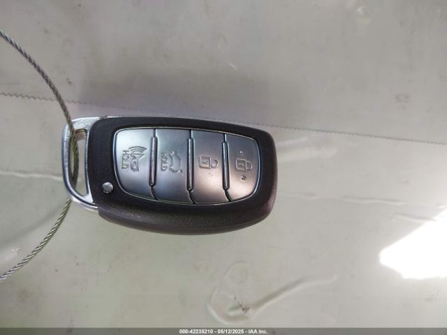 KM8J33A21HU495872 Hyundai Tucson Sport