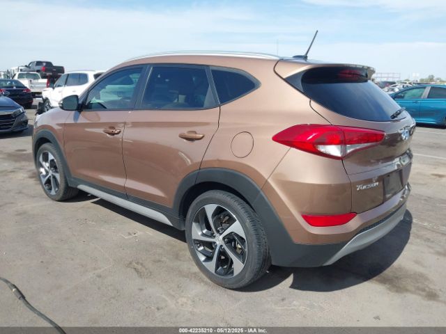 KM8J33A21HU495872 Hyundai Tucson Sport