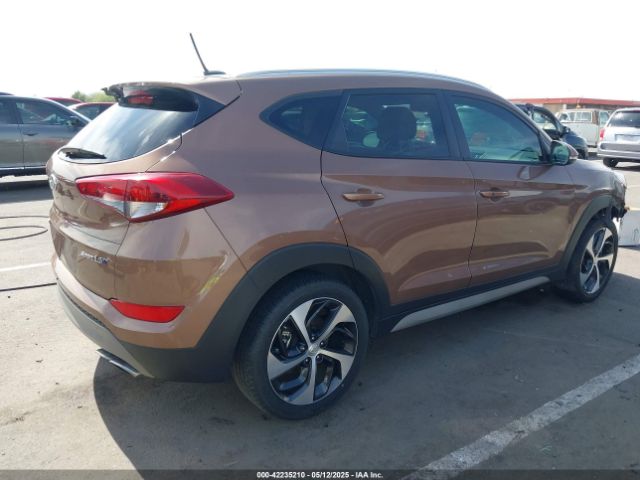 KM8J33A21HU495872 Hyundai Tucson Sport