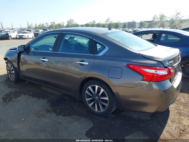 1N4AL3APXHC170911 Nissan 2017