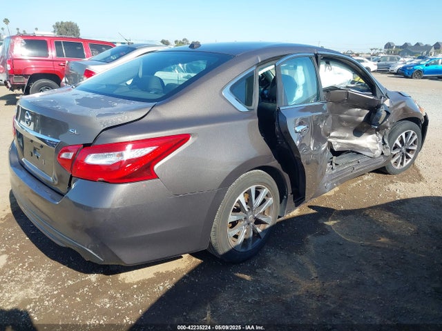 1N4AL3APXHC170911 Nissan 2017