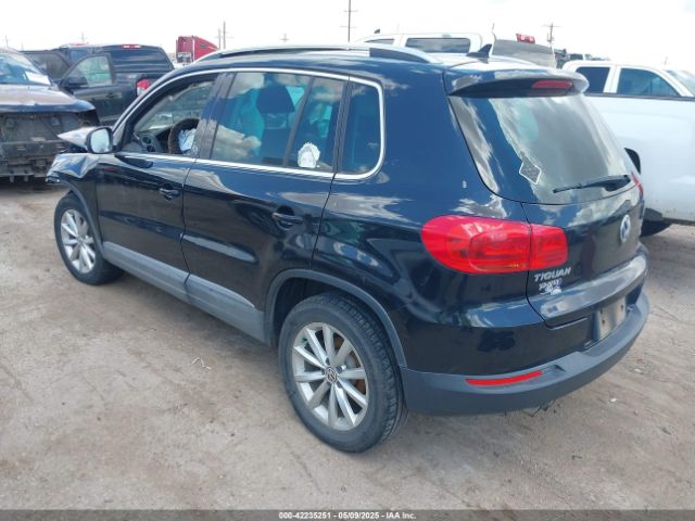 2017 VOLKSWAGEN TIGUAN WVGSV7AX1HW503670 Photo 2